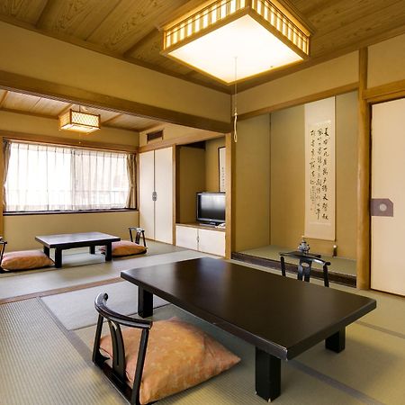 Hotel Shiroyama Югавара Экстерьер фото