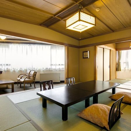 Hotel Shiroyama Югавара Экстерьер фото
